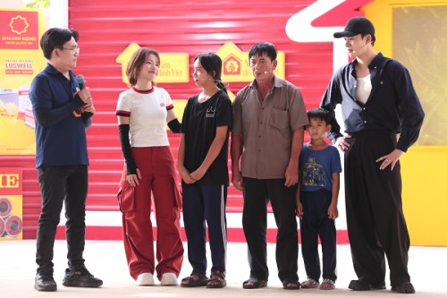 Đại Nghĩa, Nhâm Phương Nam bật khóc trước hoàn cảnh cô bé mồ côi mẹ, cha hơn 60 tuổi bốc vác nuôi con