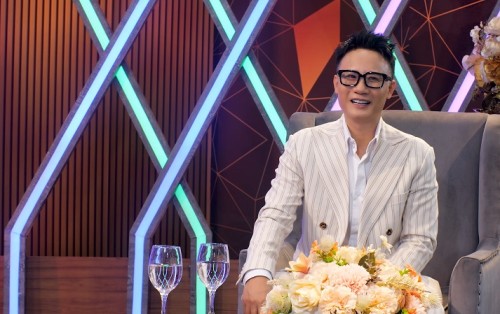 [Clip]Nghệ sĩ Hoàng Bách lần đầu kể về áp lực “cái bóng gia đình”