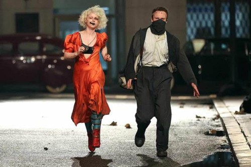 [Clip]Bộ đôi Christian Bale và Jessie Buckley khiến khán giả “hết hồn” với màn hóa thân đầy ám ảnh trong tác phẩm kinh dị lãng mạn mới