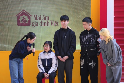 Ốc Thanh Vân, Hậu Hoàng, Cường Seven nghẹn ngào trước nghị lực của các em nhỏ mồ côi trong Mái ấm gia đình Việt