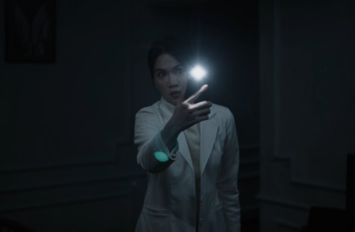 [Clip]Ngọc Trinh ‘lột xác’ trong lần đầu đóng phim kinh dị