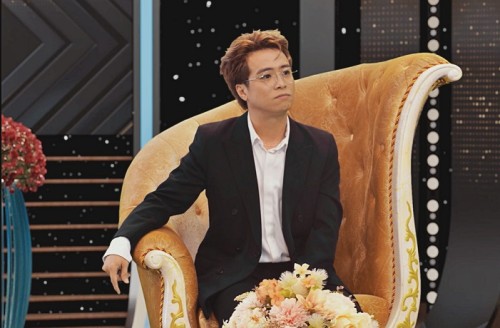 [Clip]Ca sĩ Hồ Khánh Long và bước ngoặt từ cuộc thi “Nhạc hội song ca”