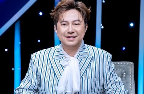 [Clip]Ca sĩ Quốc Đại tiết lộ kỷ niệm lần đầu song ca với “chị Tư” Cẩm Ly