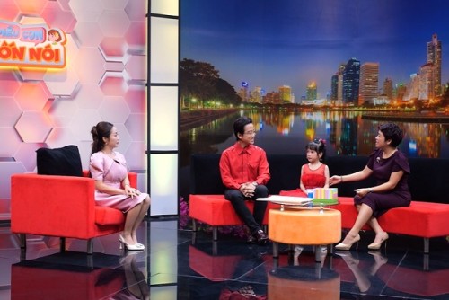 [Clip]Điều Con Muốn Nói: Con gái ca sĩ Triệu Lộc luôn chờ ba đi làm về chỉ để được xoa lưng ngủ mỗi tối